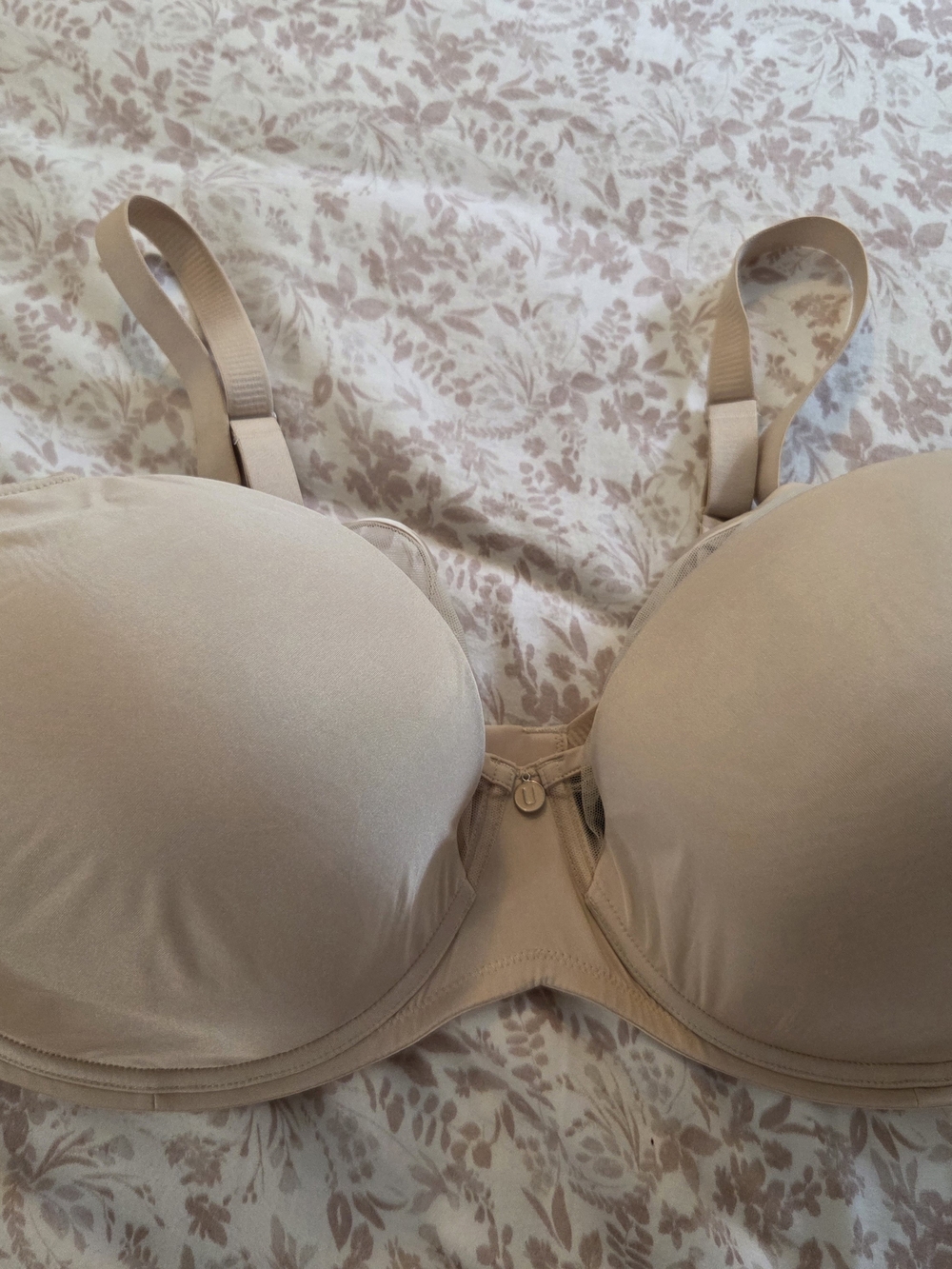 Smooth Contour T-Shirt Bra - Beige by Understance
